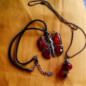 2 vintage necklaces